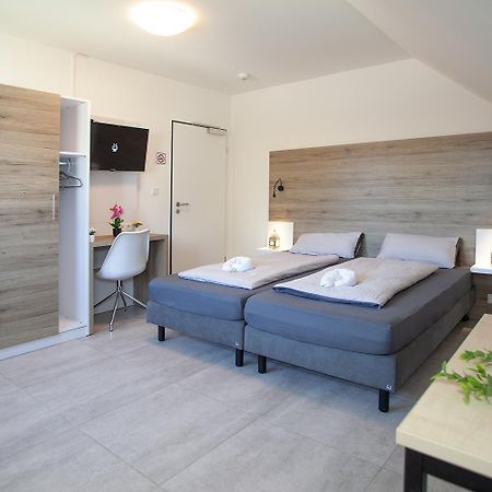 Mk Hostel Oyten - Free Wifi & Parking - 24H Check-In Buitenkant foto