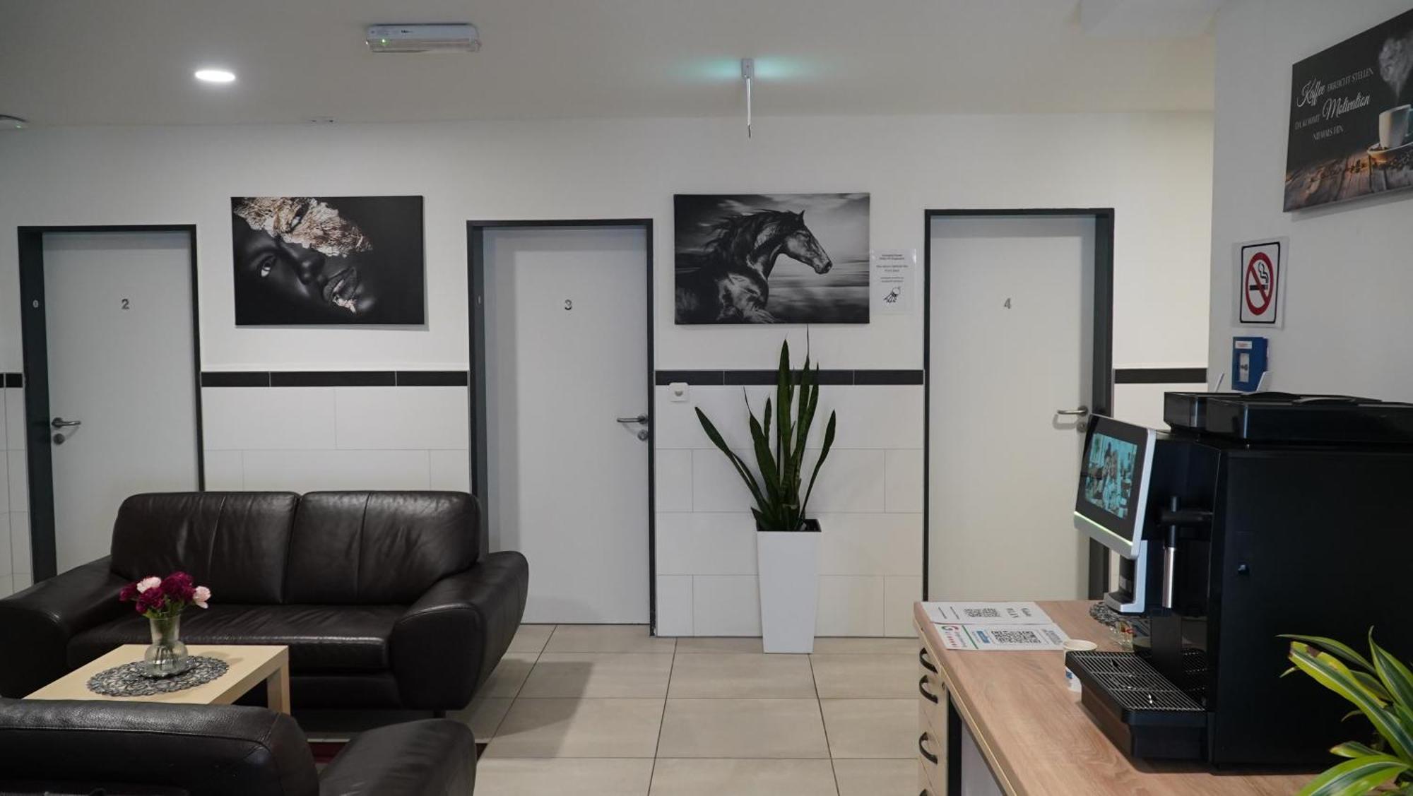 Mk Hostel Oyten - Free Wifi & Parking - 24H Check-In Buitenkant foto