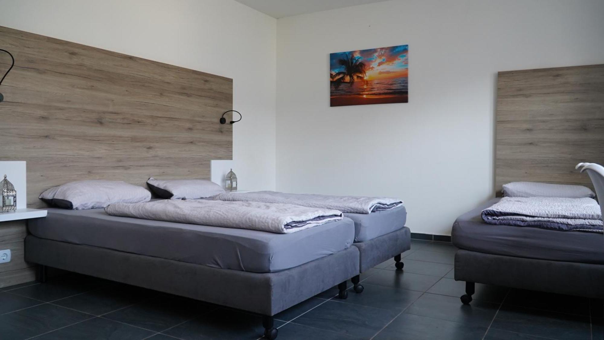Mk Hostel Oyten - Free Wifi & Parking - 24H Check-In Buitenkant foto